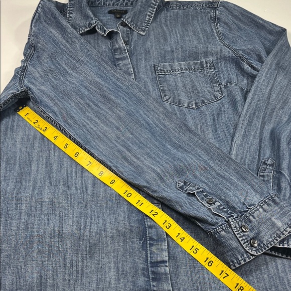 Talbots Denim Long Sleeve Button-Up Curved Hem Shirt Sz L - Picture 6 of 9